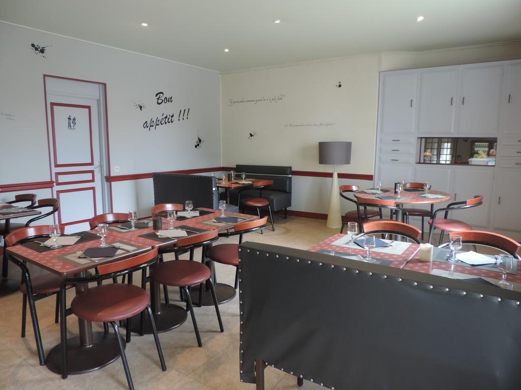 Hotel Restaurant Le Chalet Guéméné-Penfao Bagian luar foto