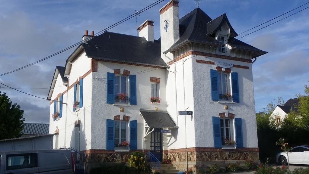 Hotel Restaurant Le Chalet Guéméné-Penfao Bagian luar foto