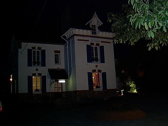Hotel Restaurant Le Chalet Guéméné-Penfao Bagian luar foto