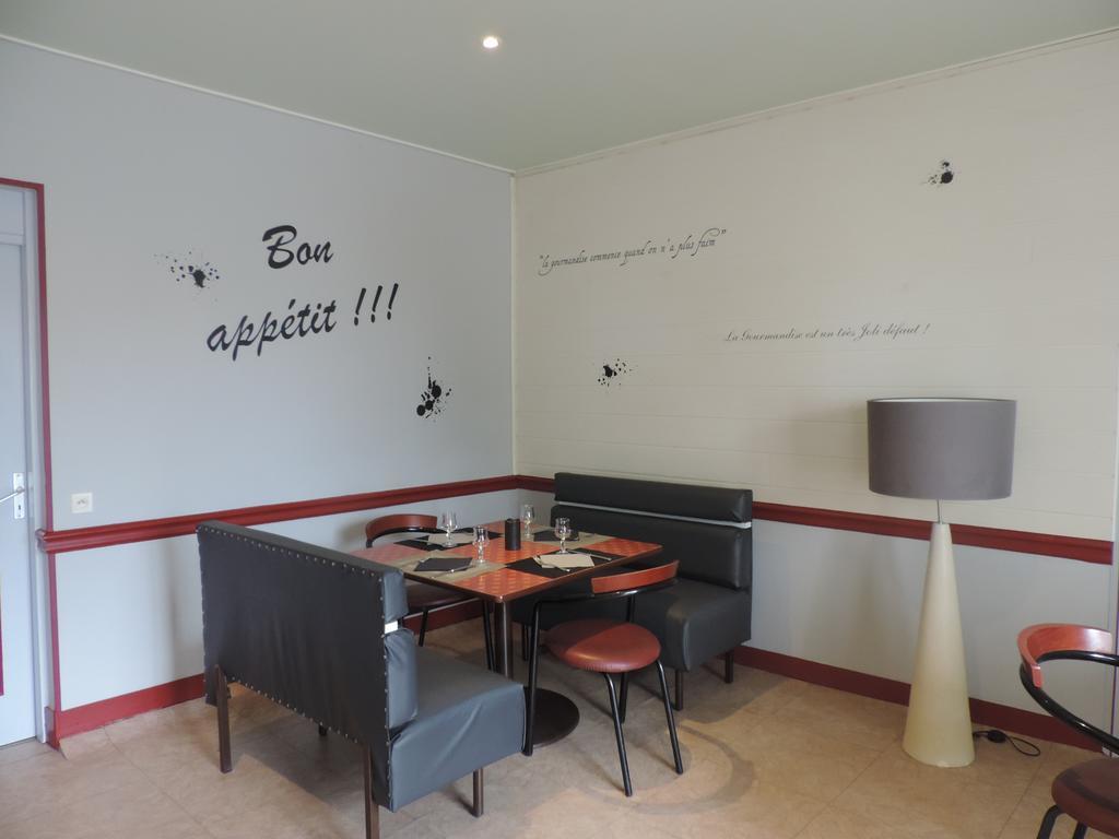 Hotel Restaurant Le Chalet Guéméné-Penfao Bagian luar foto