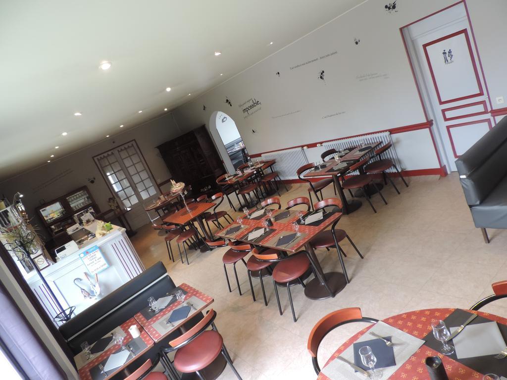 Hotel Restaurant Le Chalet Guéméné-Penfao Bagian luar foto