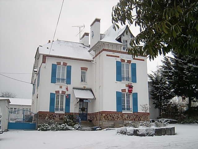 Hotel Restaurant Le Chalet Guéméné-Penfao Bagian luar foto